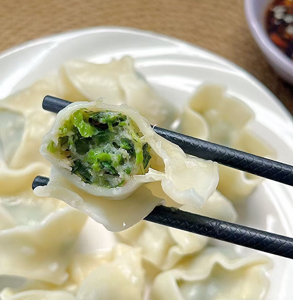 板蓝根青菜鲜猪肉水饺。扬翔食品供图