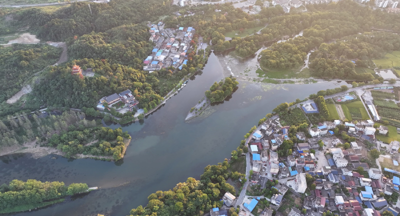 俯瞰灵渠。中共桂林市委员会宣传部供图