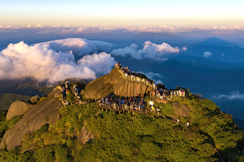 廣旅桂林投資公司深挖貓兒山景區自然、人文底蘊，創新提升景區服務體驗，定期策劃推出系列主題活動，有效帶動景區游客量攀升。廣旅桂林投資公司供圖