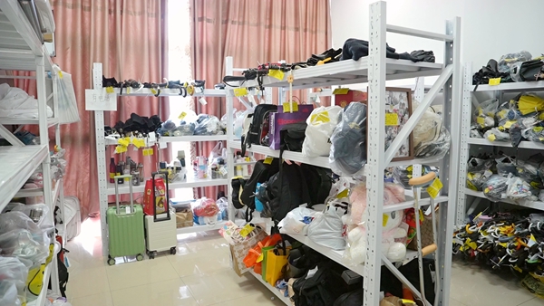 南宁东站遗失物品间。吕松洋摄