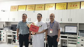 忻城縣慰問粵桂協作“最美醫者”楊來