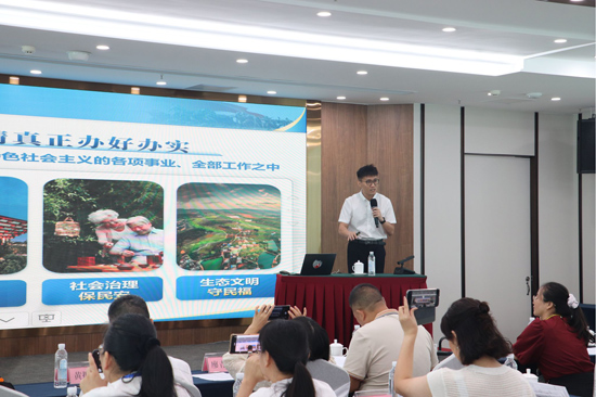 教学展示。石妤彤摄