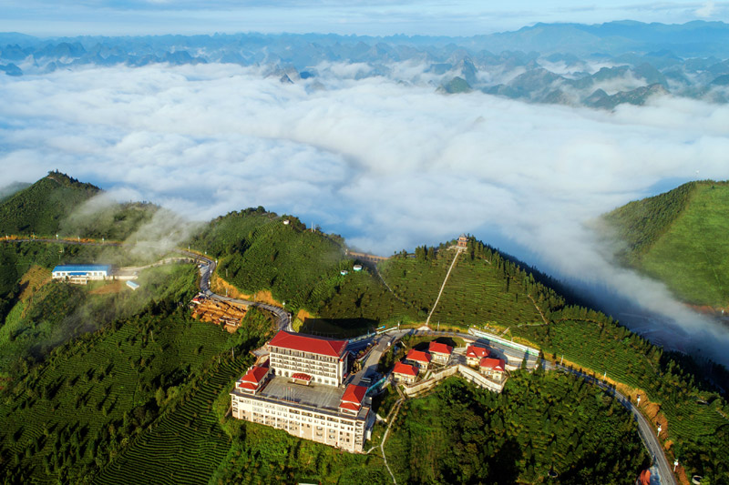 龍雲山故事小鎮雲海奇觀