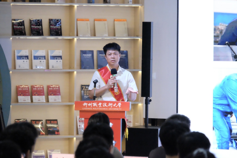 鄭志明在宣講。張曉悅攝