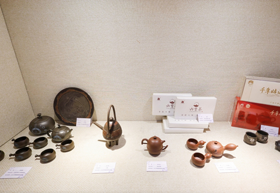 制陶与制茶作品展示。广西民族大学供图
