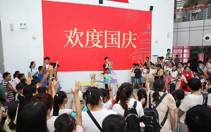 南寧市科技館2025年雙節科普服務超5.6萬人次