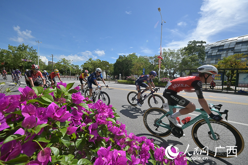 比赛现场。人民网 雷琦竣摄