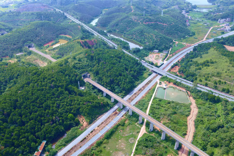 國道207線繞城東大坡鎮路段。向霖攝