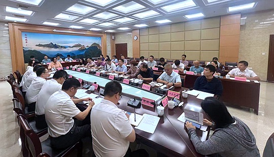 广西大学与广西产研院专家团到玉林开展产学研合作调研