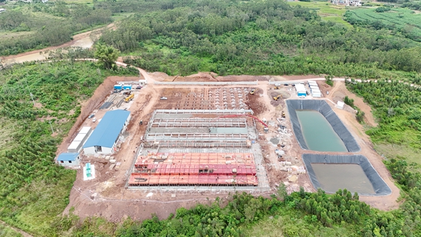 港南区首个采用FPF未来猪场AI智慧养殖系统养猪项目航拍图