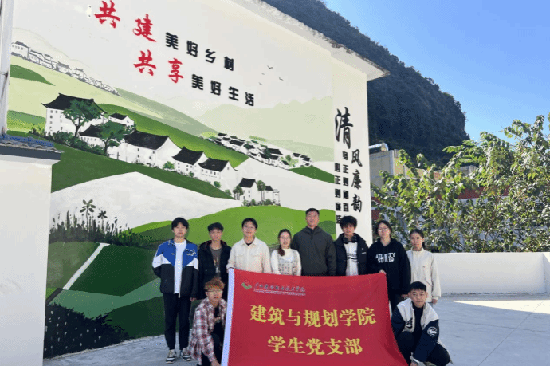 自成村“清廉文化”墙绘。陆冠业摄