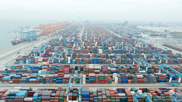 廣西北部灣欽州港自動化碼頭堆場。張宇攝