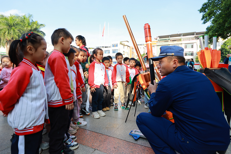 講解器材裝備。