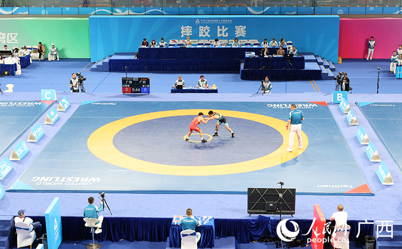 男子自由式57公斤級決賽現場。人民網 韋歡攝