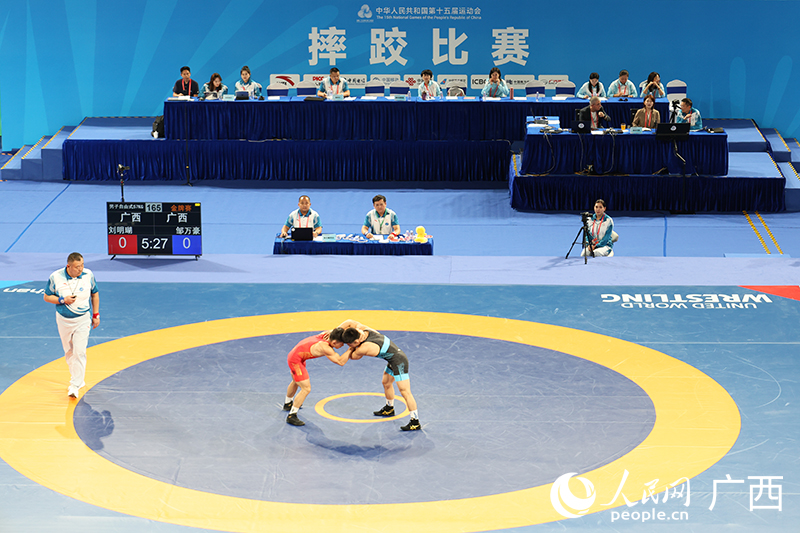 男子自由式57公斤級決賽現場。人民網 韋歡攝