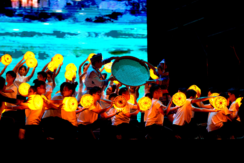 情景音畫《莫一大王》。王月華攝