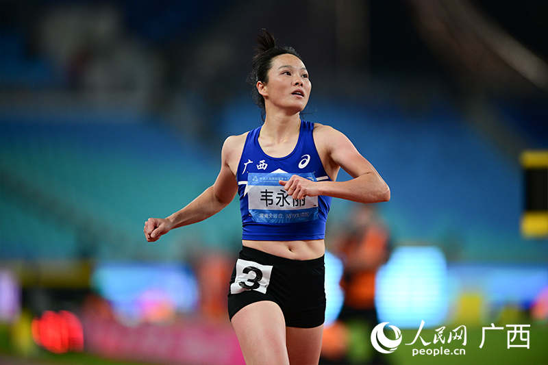 廣西名將韋永麗沖過終點。人民網 雷琦竣攝