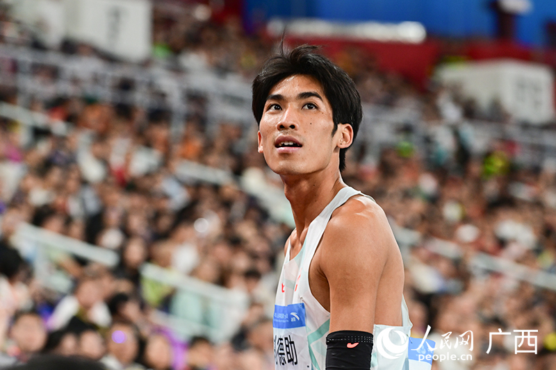 刘德助成功晋级男子1500米决赛。人民网 雷琦竣摄