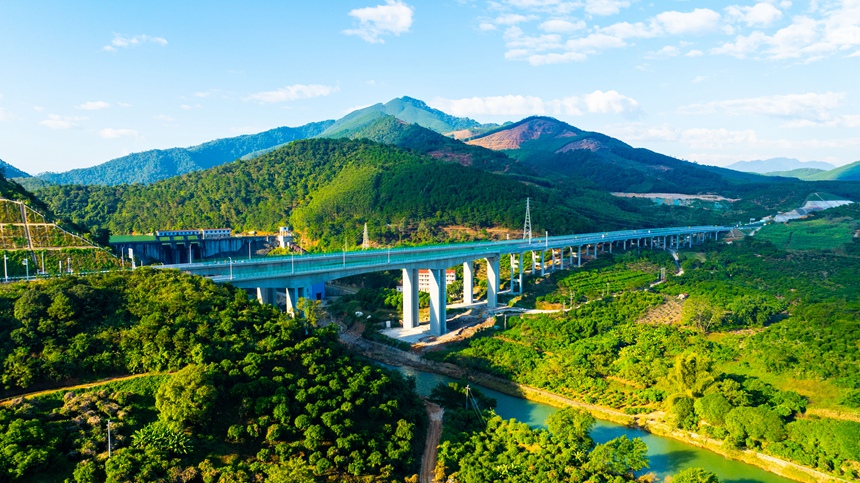 福祿大橋。張彬琳攝