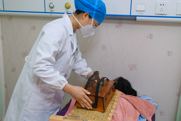 妇幼特色的中医诊疗服务——督脉灸