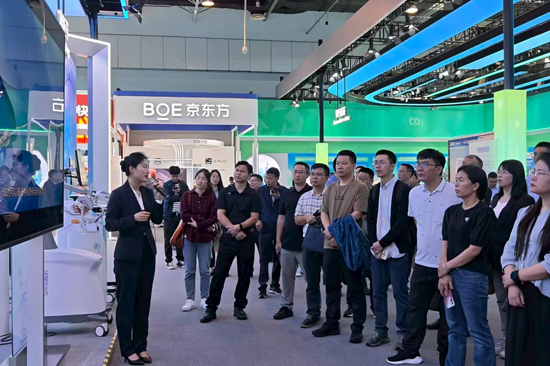 组织科级干部到北京大学信息科学技术学院参观学习。王婷摄