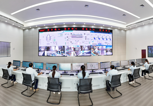 广西来宾东糖凤凰有限公司数智化集控中心。刘维摄