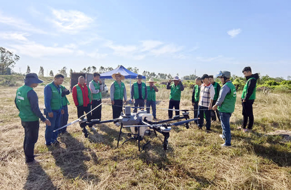 植保无人机实际操作现场