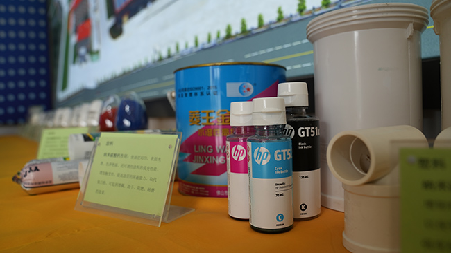 興業縣時泰納米科技有限公司生產的納米活性碳酸鈣可廣泛用於食品添加劑等領域。何書暢攝