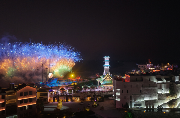 合浦海丝首港景区上演烟花秀