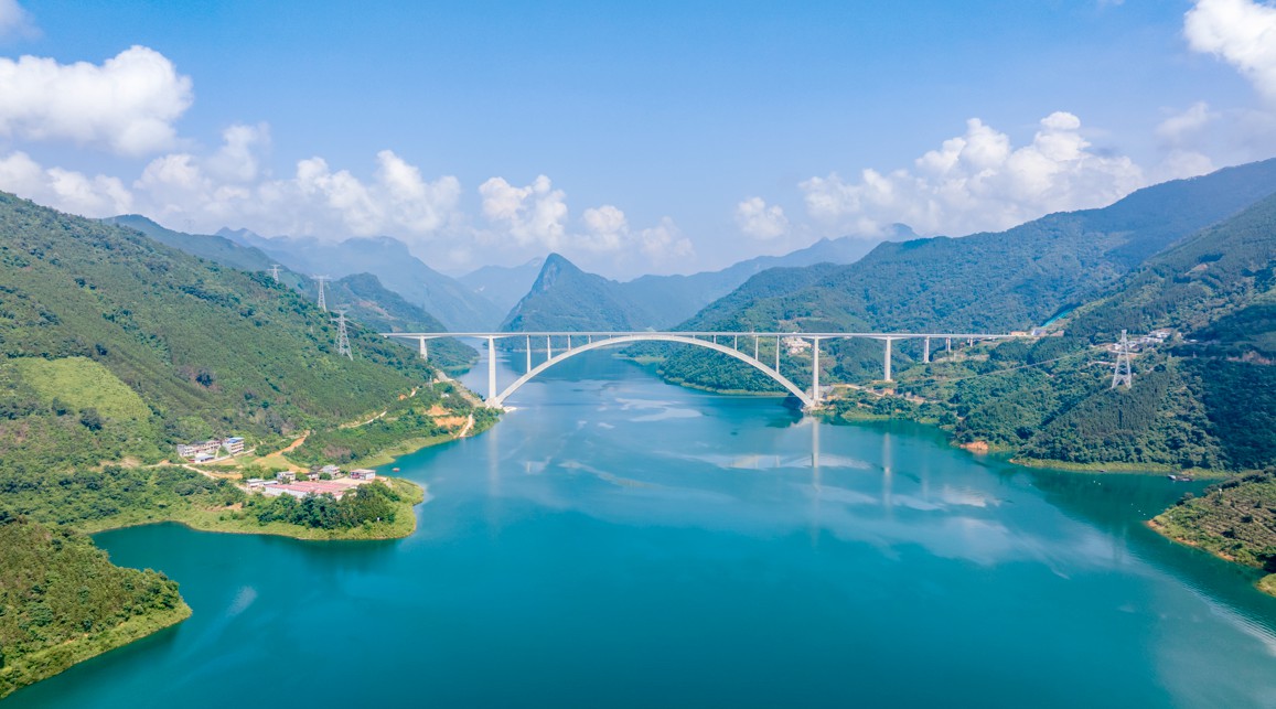 天峨龍灘特大橋。廣西高速公路投資有限公司供圖