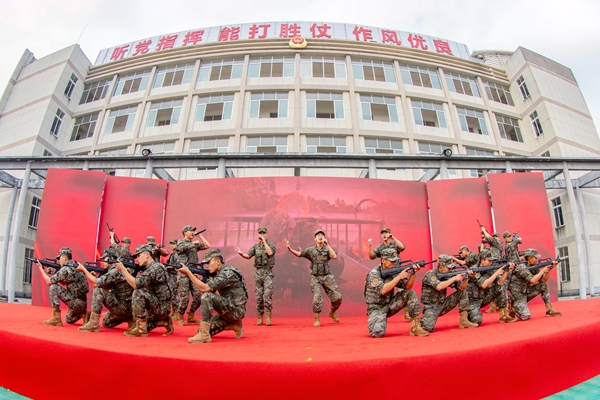 開場原創舞蹈《忠誠誓言》精彩上演。