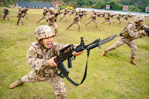 3、2025年1月4日，武警官兵正在进行刺杀训练。【赖成龙-摄】.jpg