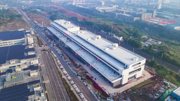 重庆大渡口智能制造产业园标准厂房项目1号厂房完工交付。中冶建工供图