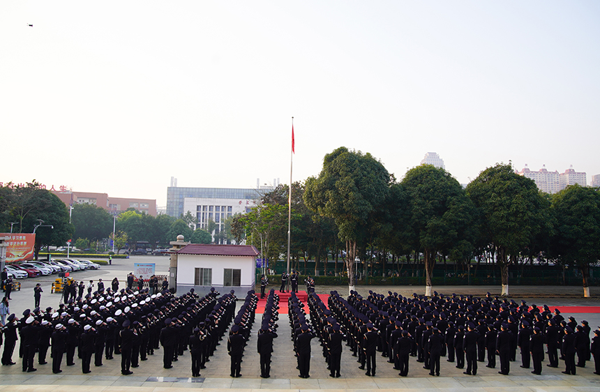 1升旗仪式现场。崇左市公安局供图.jpg