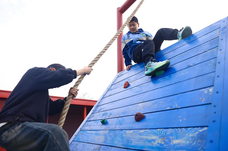 大显身手。李根摄