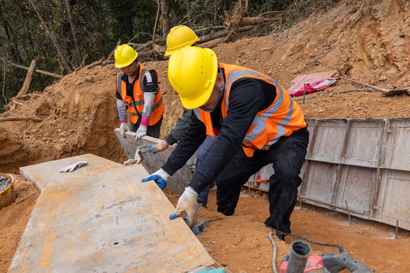 正在修復的省道217高龍段。趙文朝攝