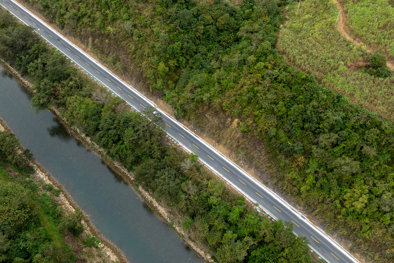 國道357定安段。趙文朝攝