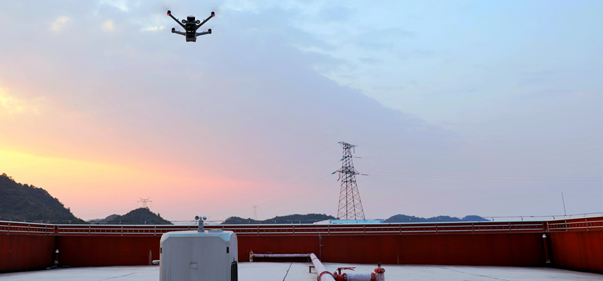 蜂巢无人机起飞巡航。黄园园摄