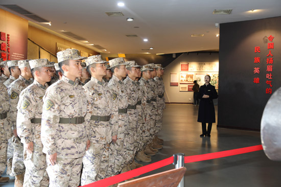 參觀展館。郭俊豪攝