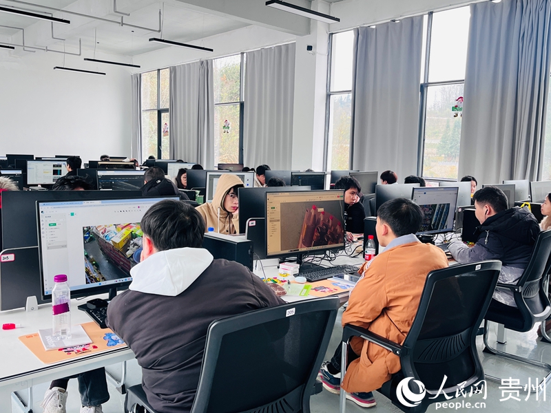 在贵阳市观山湖区，数据标注正“火热”。