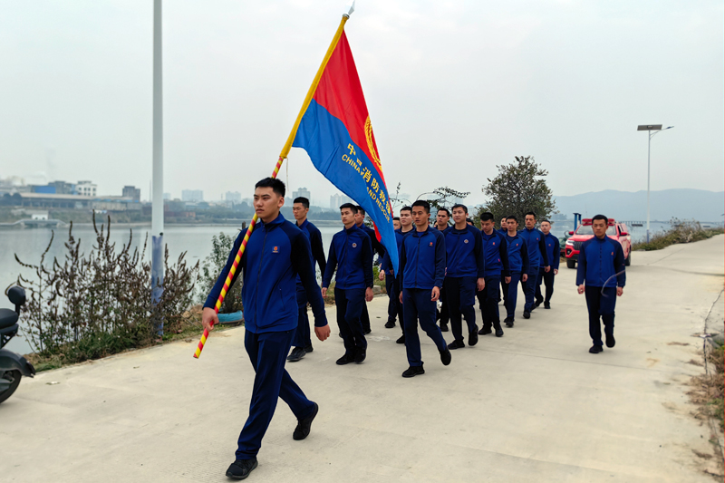 健步走活动。罗月霜摄