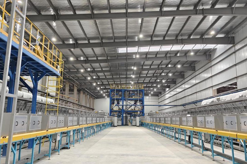 廣西佑燦新材料有限公司生產車間一角。