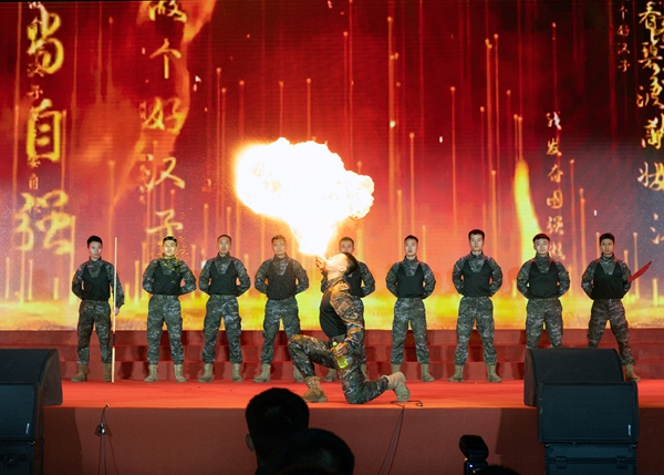 武术表演《中华武术魂》。潘飞帆摄