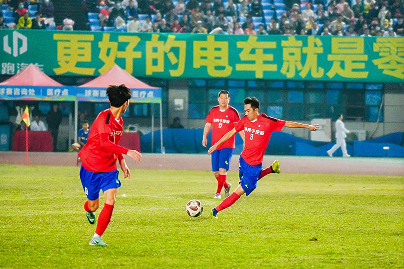 邓朝文在比赛中。广西“县超”组委会供图