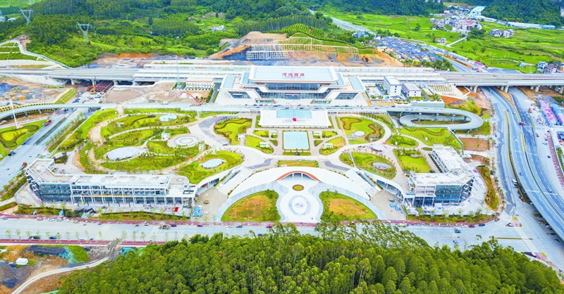 贵南高铁河池西站站前广场。