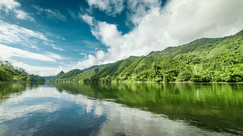 天峨龙滩天湖景区。