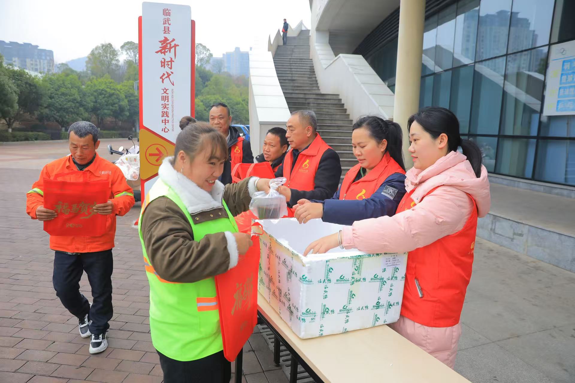 文明实践惠民活动现场。受访单位供图