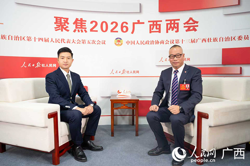 林謀悅委員(右)接受專訪。人民網記者 嚴立政攝