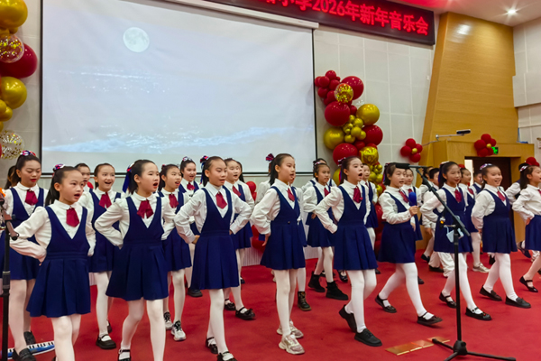 “星空”童声合唱团。莫淑雅摄