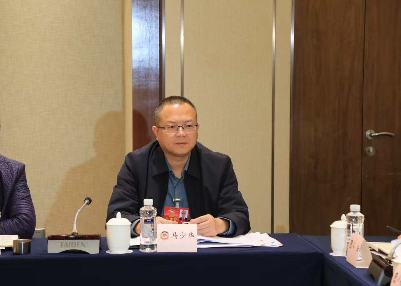 广西壮族自治区政协常委、玉林市副市长马少华参加自治区政协十三届四次会议小组讨论。曾维栋摄